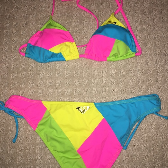 Woman’s Roxy Bikini - Picture 2 of 2